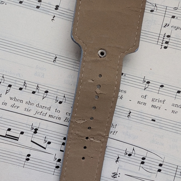 Silver Wearable Watch - Picture 14 of 15